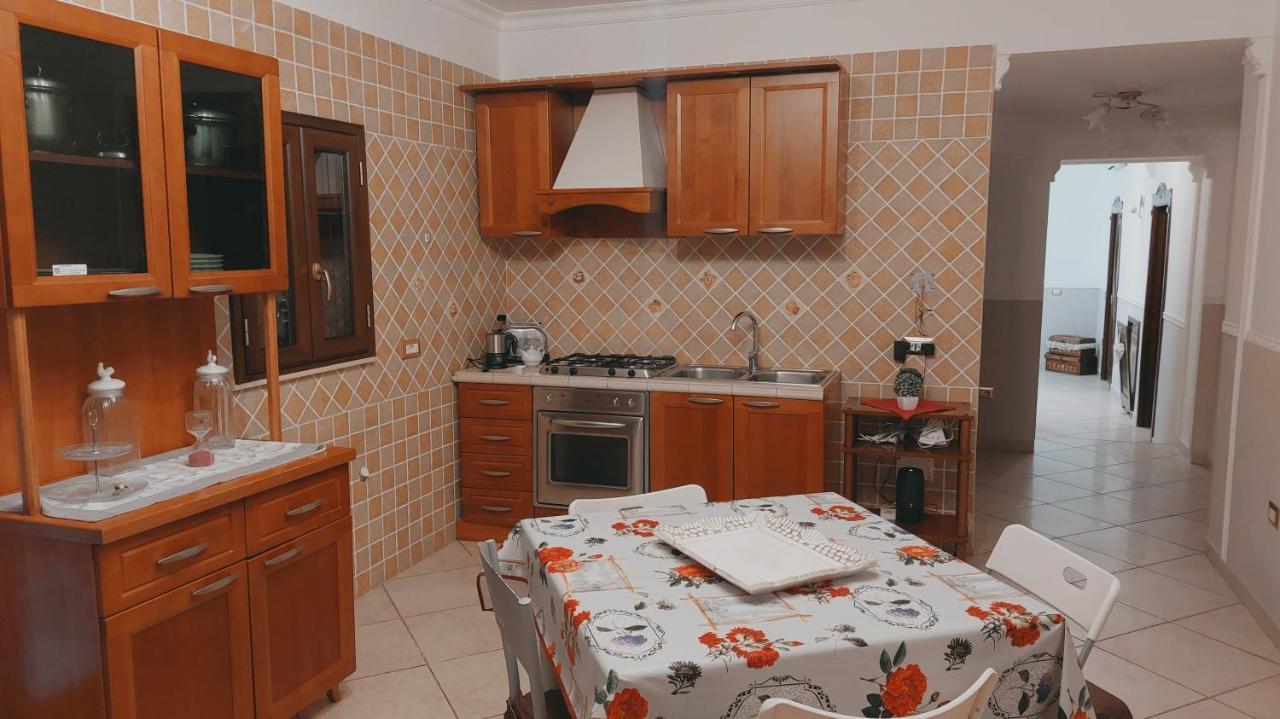 Appartement La Casa Di Mammà à Naples Extérieur photo