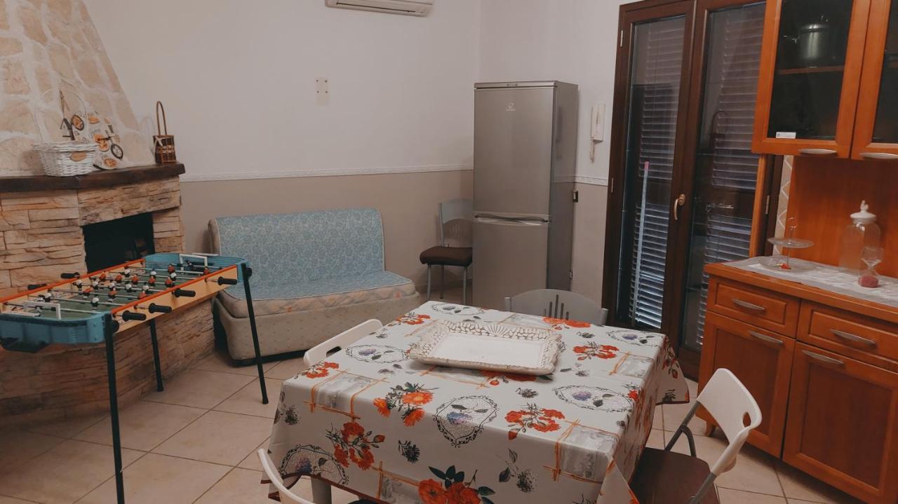 Appartement La Casa Di Mammà à Naples Extérieur photo